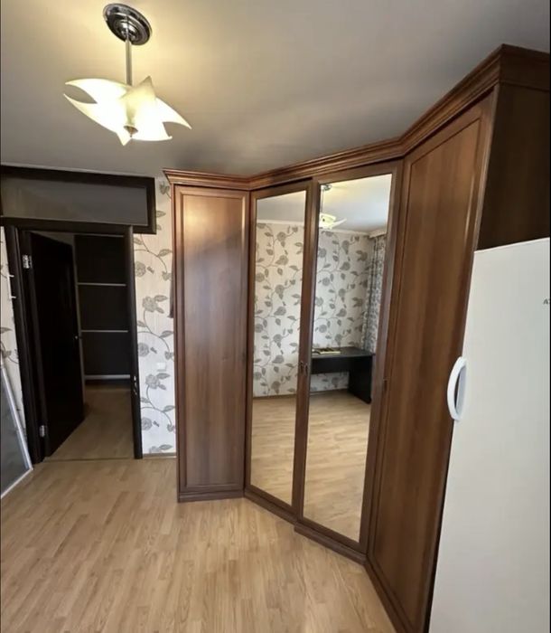 Шкаф угловой четырехстворчатый