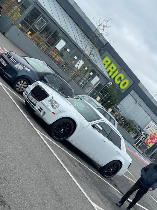 Vând Chrysler 300C