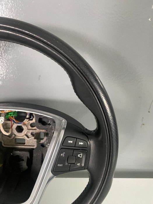 Volan R-design cu piele perforata VOLVO S60 V60 XC60 XC70 S80 V70 31315994 31390469