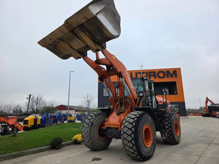 Hitachi EX DEMO, 2024, 454 ore, cupa 5mc, Masa operationala 28t, Anv BRIDGESTONE 95% ok, FARA AD BLUE, Inaltimea incarcare 4,4m, prousa in JAPONIA, posibilietate leasing 5 ani cu rata 16.500 lei lunar, PROMOTIE 177.900 EUR+Tva