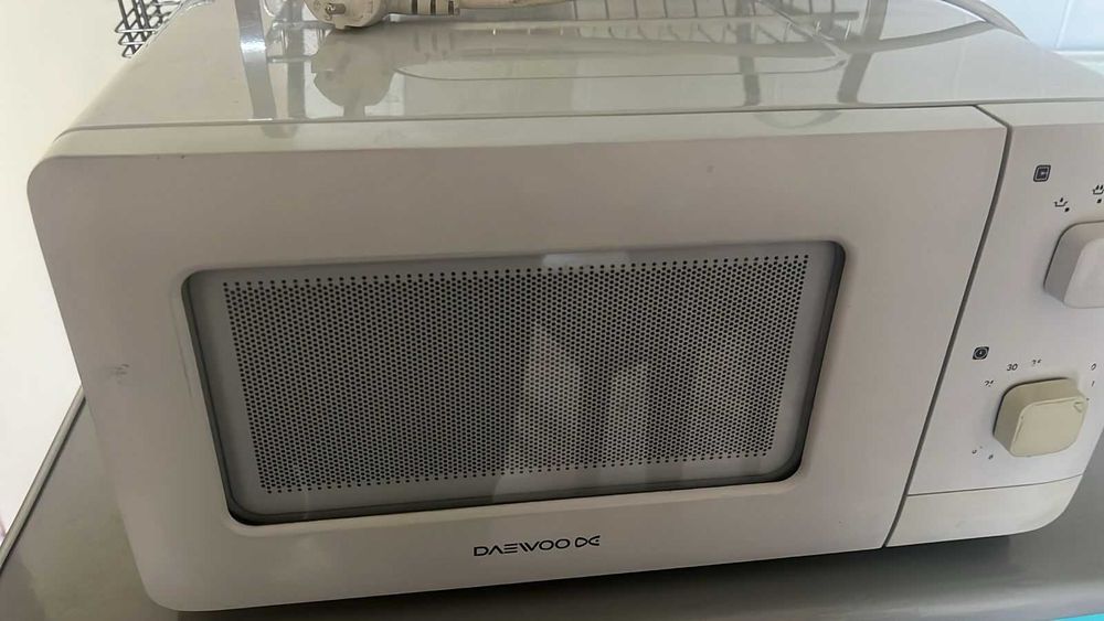 Продам микроволновую печь Daewoo