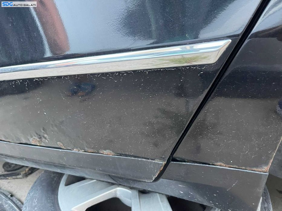 Bandou Ornament Plastic Inferior de pe Usa Portiera Stanga Spate Volkswagen Passat B6 Break Combi 2005 - 2010