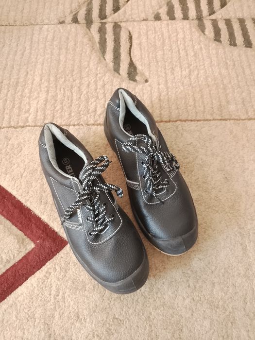 Продам ботинки рабочие