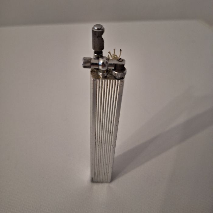 Bricheta veche Tall Boy benzina