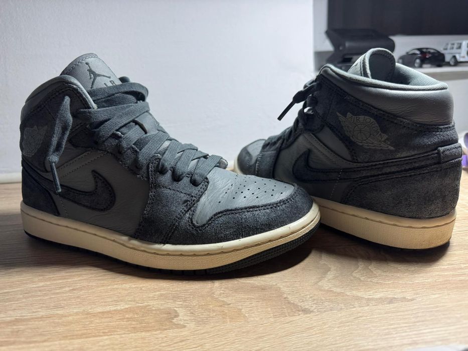 Air Jordan 1 Mid