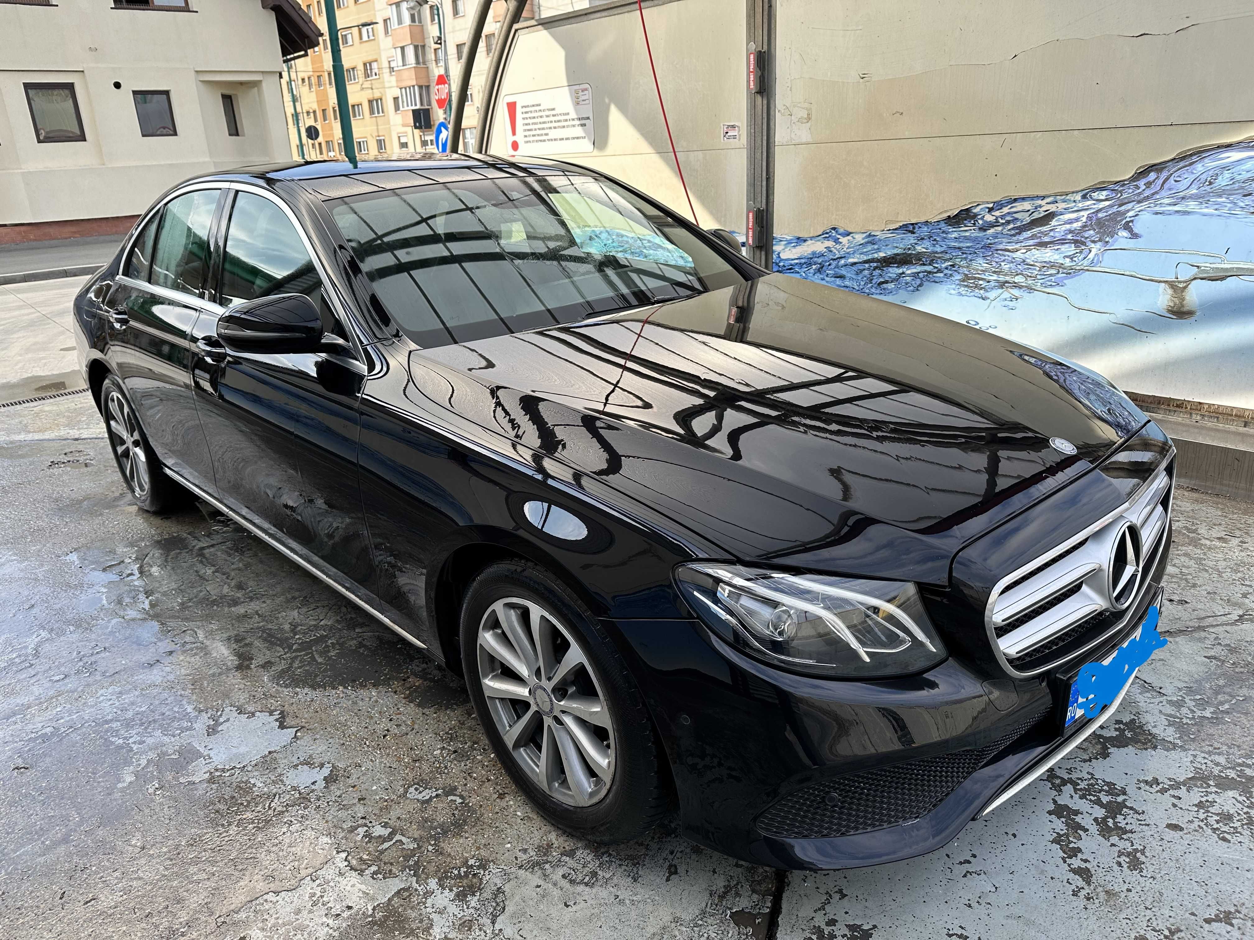 Vand MERCEDES E 200D model cu tableta mare