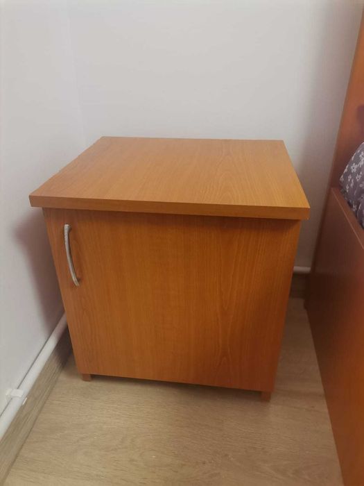 Pat 160x200 fara saltea și 2 noptiere