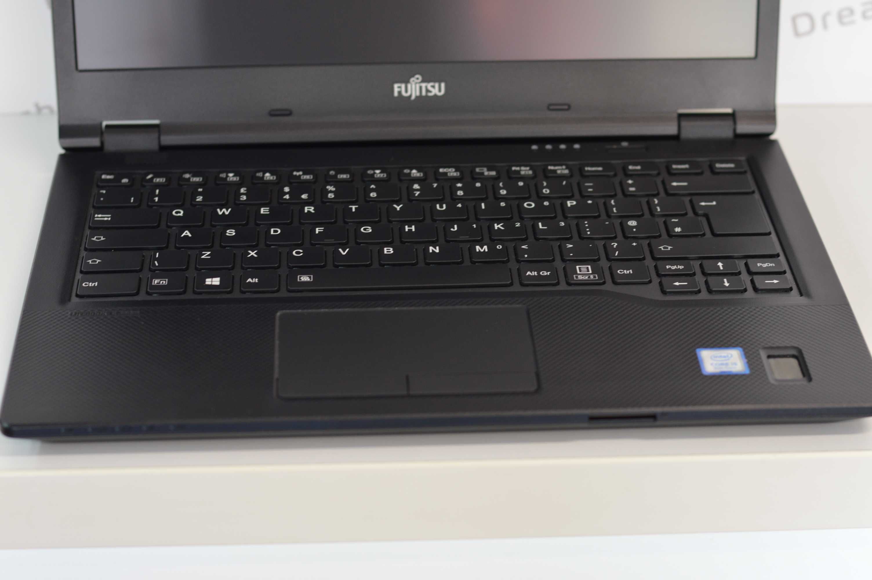 Fujitsu LifeBook Е549 - Intel Core i5-8265U / 8GB RAM DDR4 / 256GB SSD