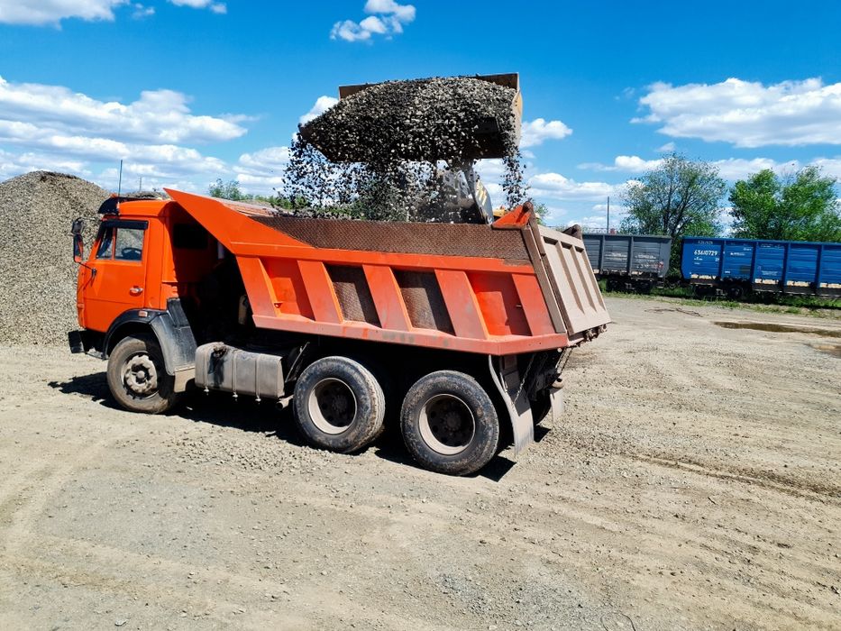 Доставка ПГС, песка, щебня, грунта | КАМАЗ самосвал