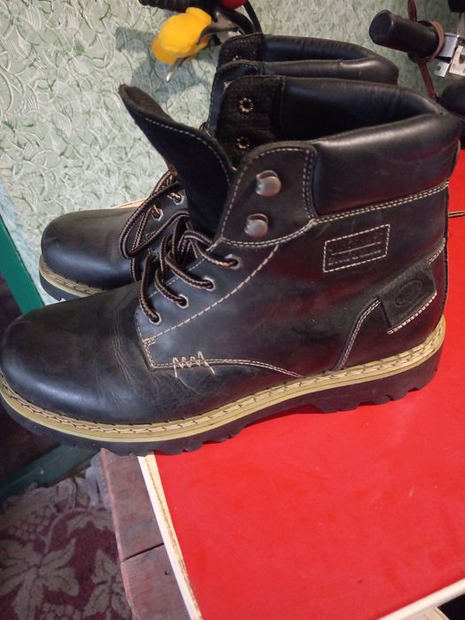 Vând ghete docker s nr 46