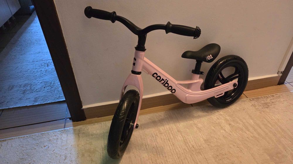 Bicicleta copii fara pedale, Cariboo, 12", Negru/Roz, 2+ (noua)