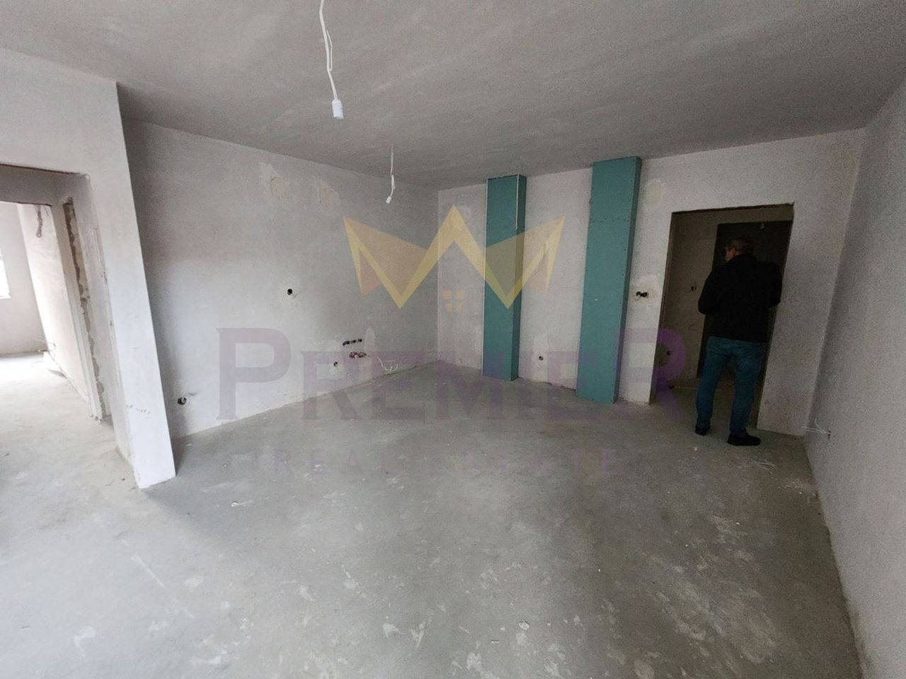 Продава се Тристаен апартамент в Варна, Левски - 108 кв.м за 2436 €/кв.м - Снимка #1