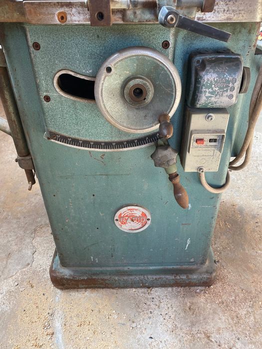 Циркуляр с каретка