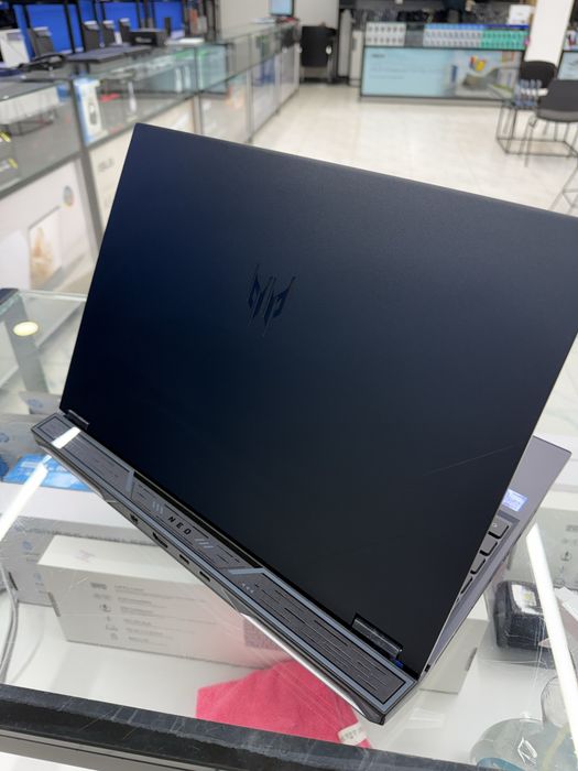 Acer Predator Helios 16AI - OLED 180hz 5060