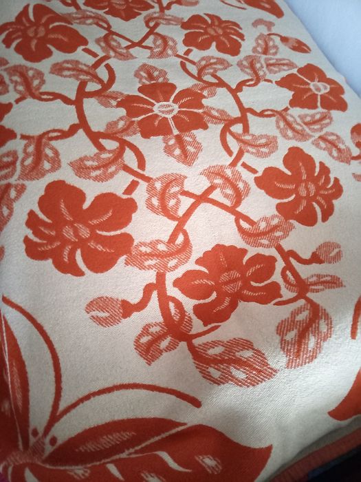 Продам одеяло--пледы (шерсть) Россия