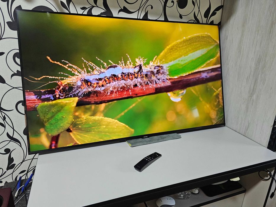 ПРОДАМ 50" SMART Crystal 4K UHD Телевизор Samsung UE50TU8000UC