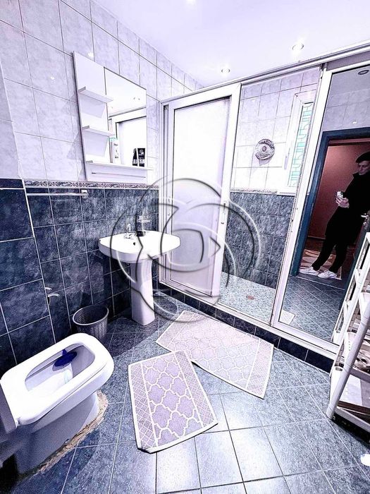 Дава се под наем Четиристаен апартамент в София, Гоце Делчев - 200 кв.м за 1200 € - Снимка #5