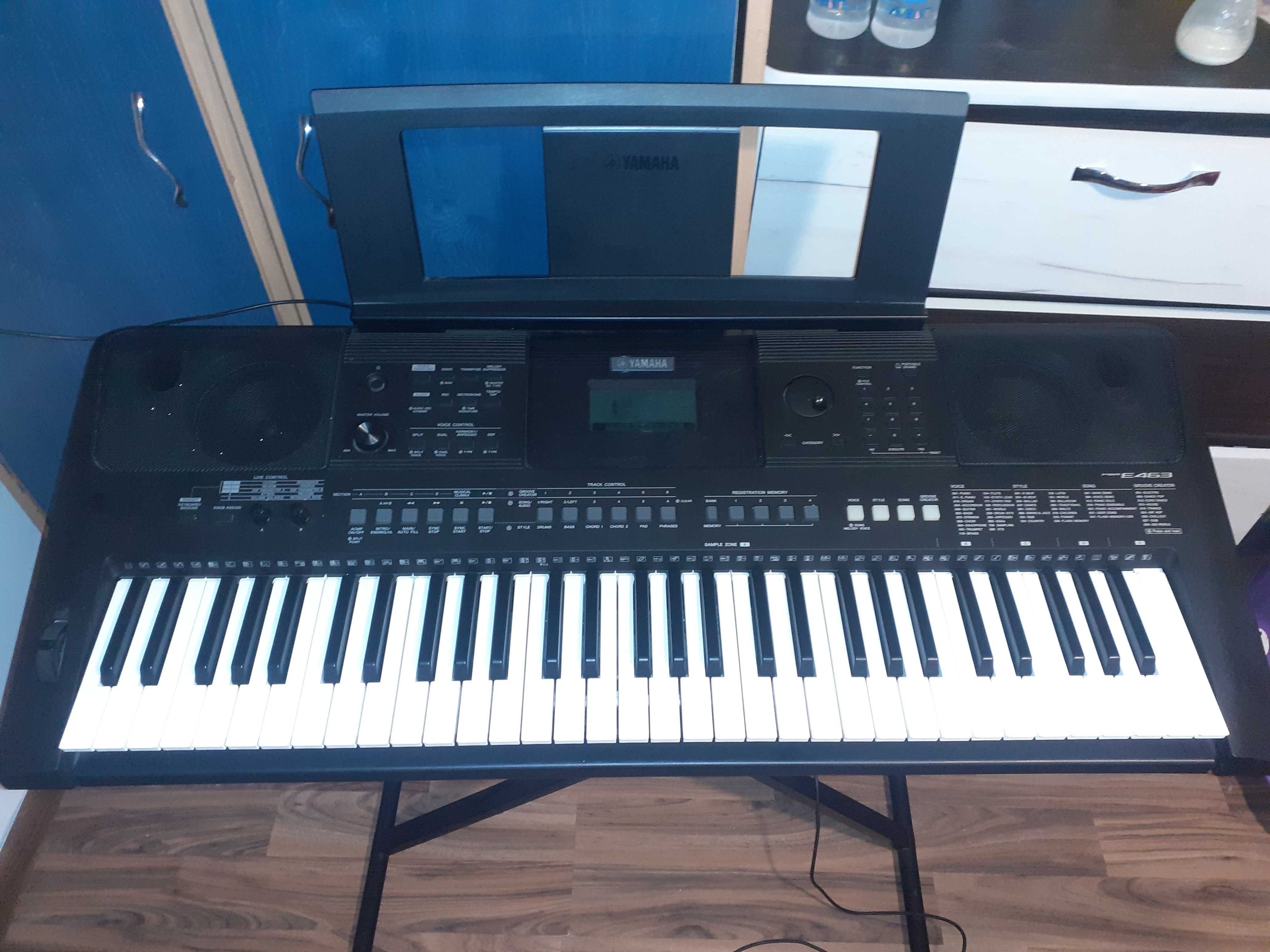 Orga yamaha psr E463