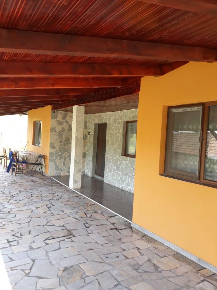 Casa cu teren de vanzare