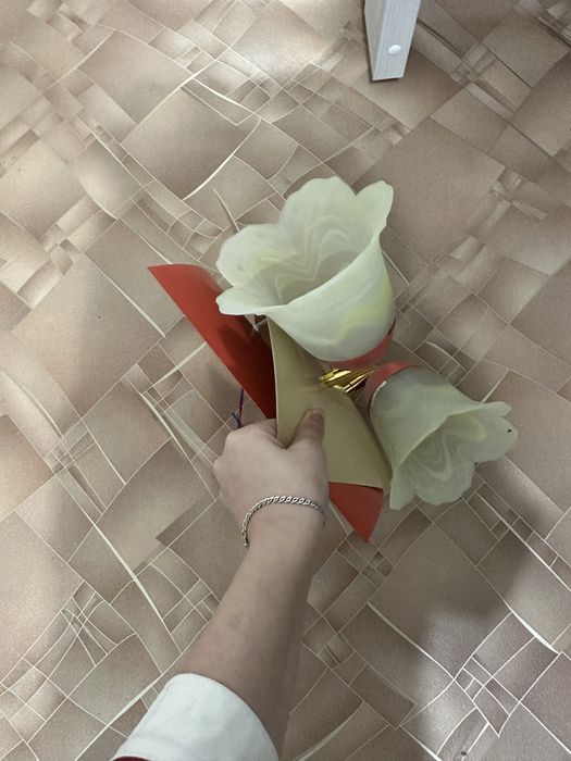 Отдам люстру за шеколадку в отличном состоянии