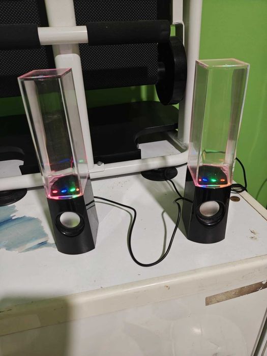 Светещи водни толколони