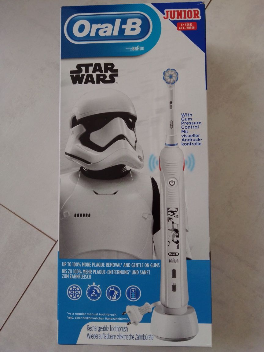 Periuta de dinti Oral-B Pro2 Junior Star Wars Noua