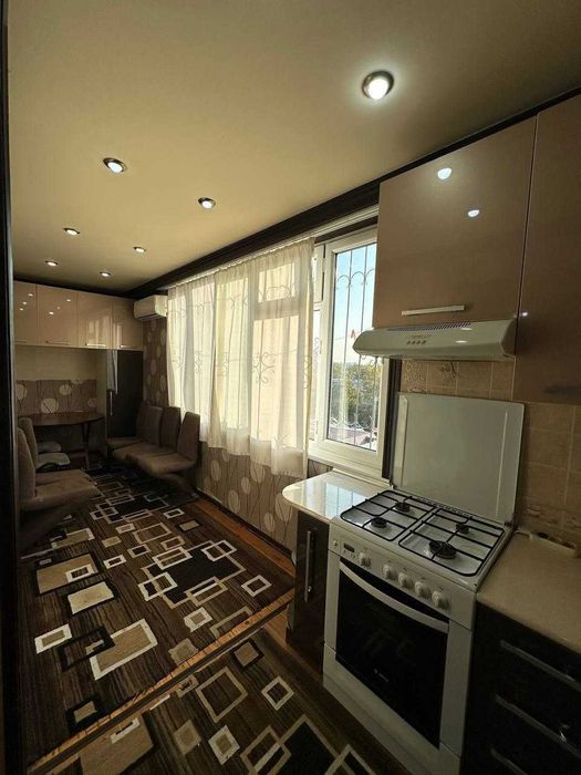 продаётся квартира Юнусабад13 5 ком отличная локация балкон 2х6