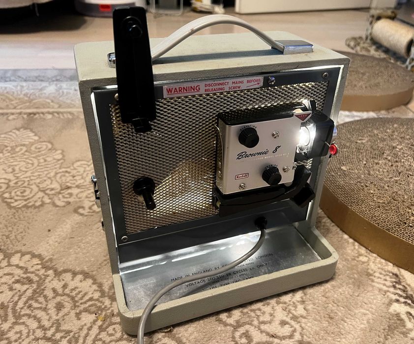 Proiector de film vintage Kodak Brownie 8 A15 stare fbuna colectie rar