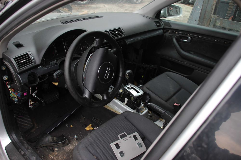 АУДИ  А4 2.0i  Audi  A4 автомат  – само на части