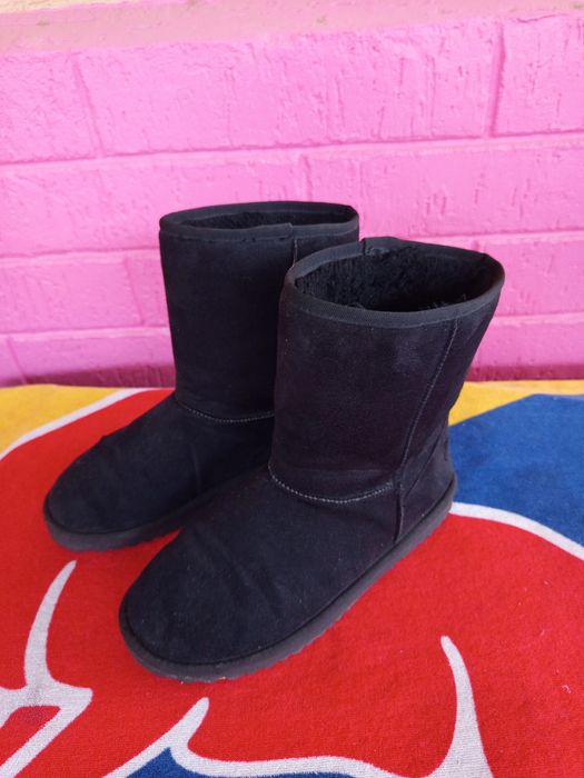 Уги фирменные . Оригинал .