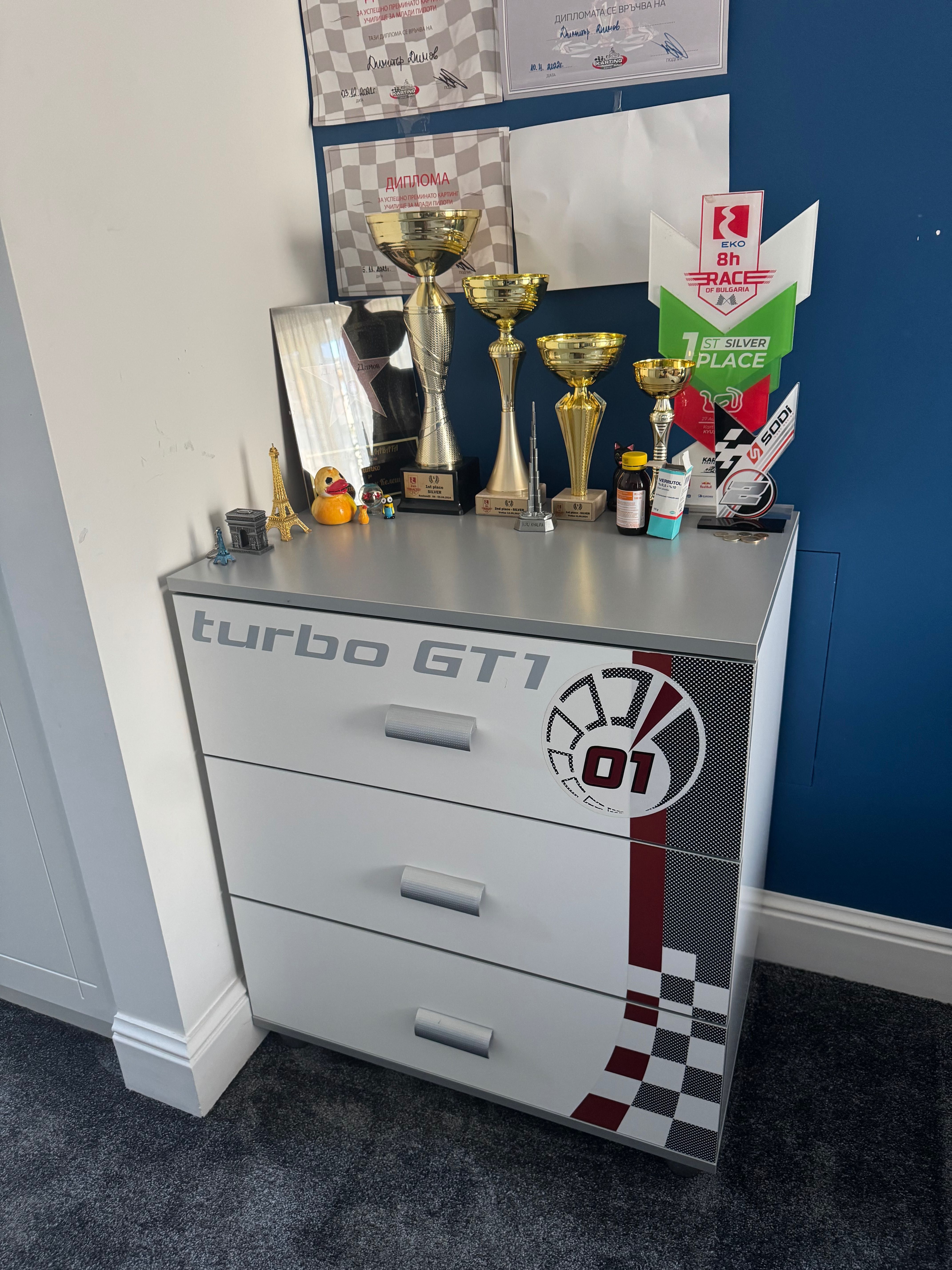 Детско легло Turbo кола, скрин, библиотека, нощно шкафче