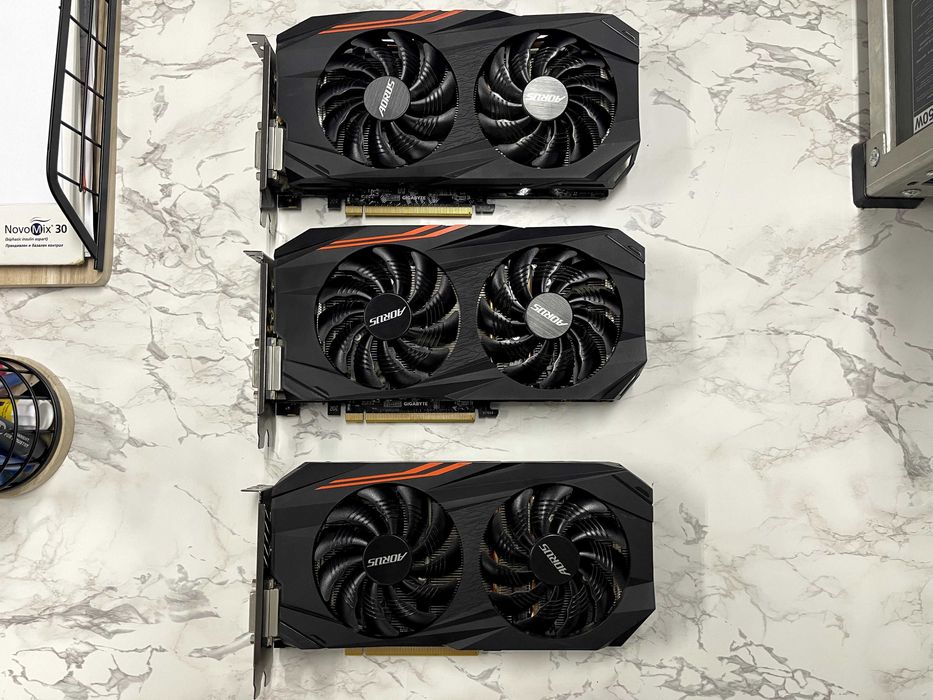 3бр. RX 570 4GB Gigabyte Aorus