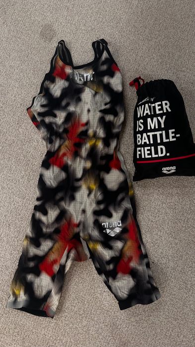 Costum carbon înot arena ediție limitată
