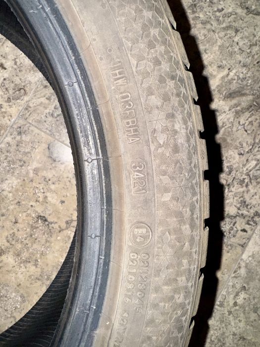 225/45R18 Continental Wintercontact