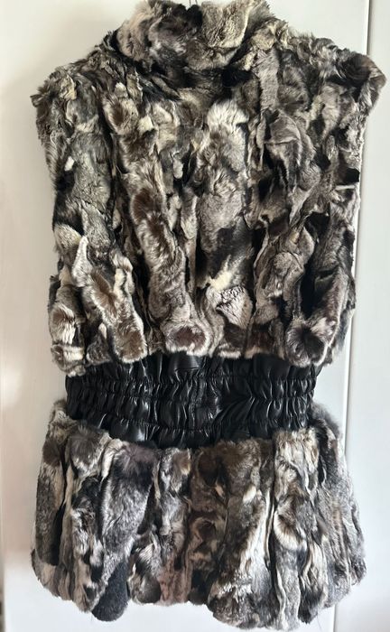 Vesta din blana de iepure nepurtată masura S,/M mic