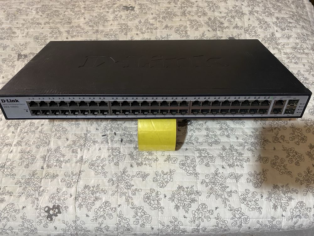 Продам сетевой коммутатор 48 портовый D-Link DES-1050G
