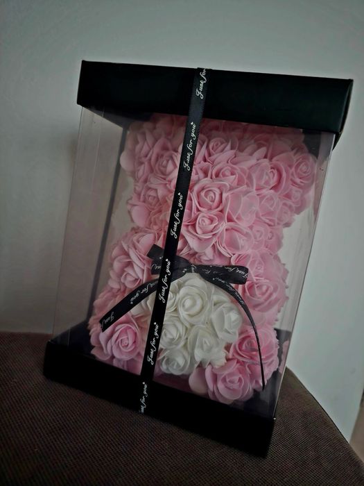 Розово мече от рози