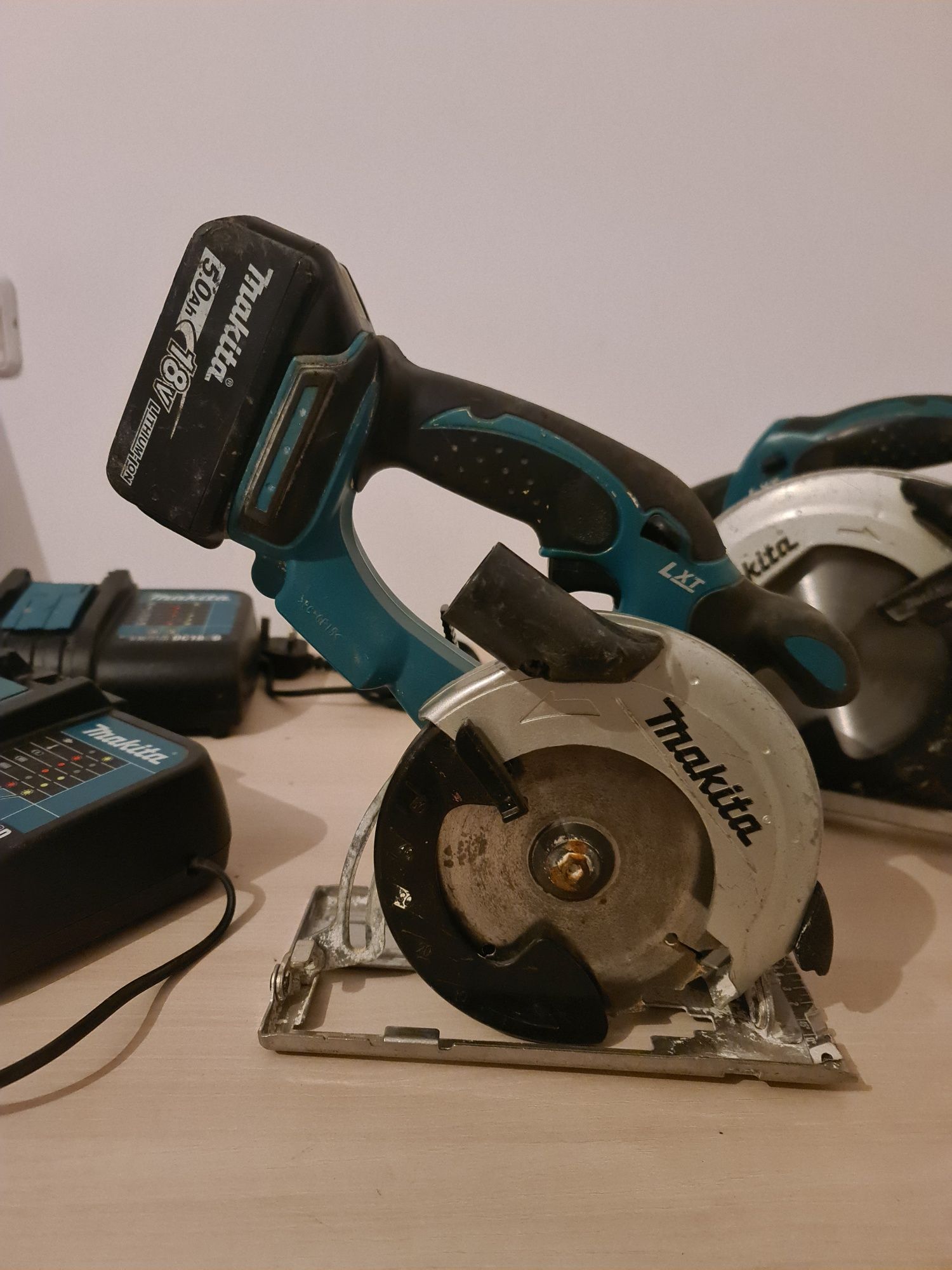 Makita DSS501 fierastrau/circular de mana cu acumulator