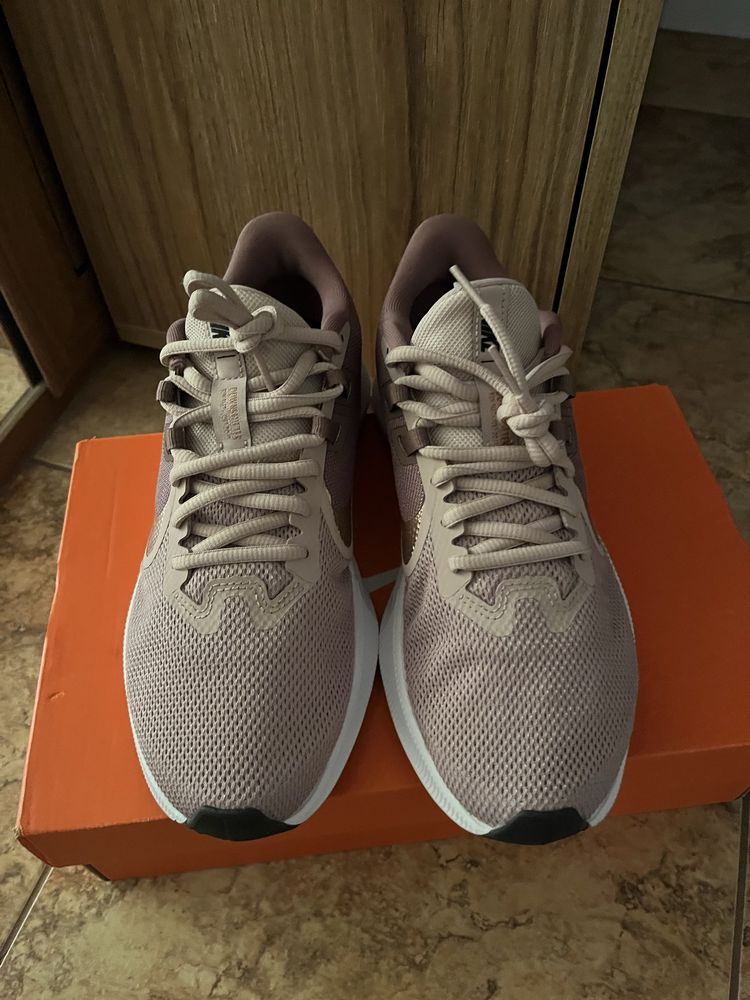 Дамски маратонки Nike 41