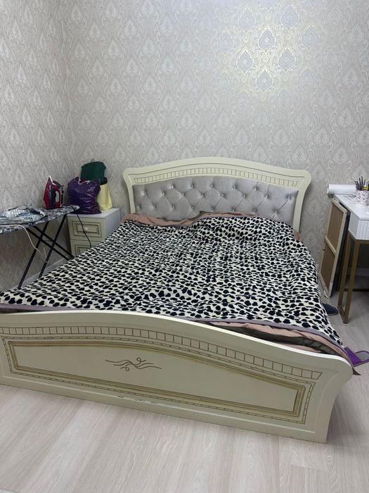 Кровать в хорошем состоянии-10 тысяч , вместе с матрацом или без