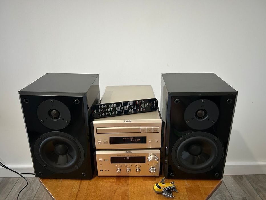 Sistem audio -Yamaha RX- E400 + CDX - E400 + NX - E400