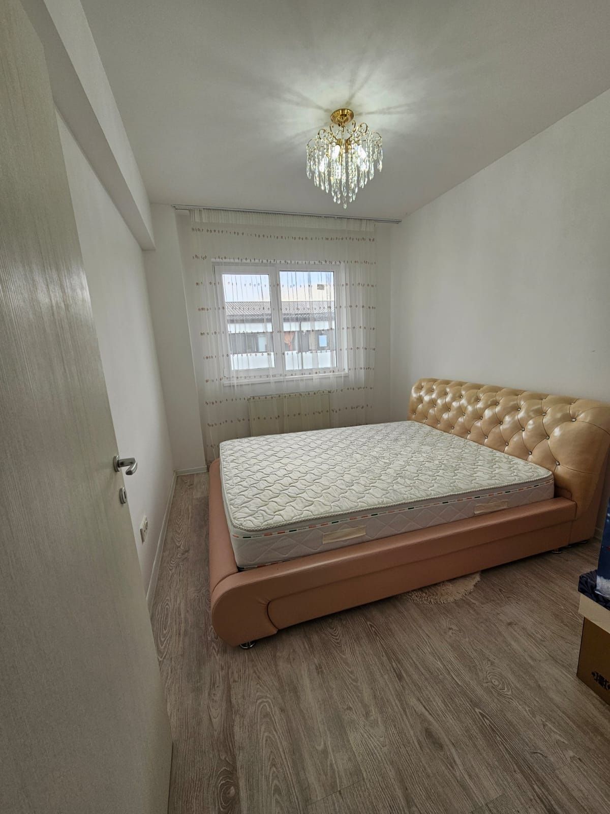Vând apartament 3 camere Militari Residence str Tineretului