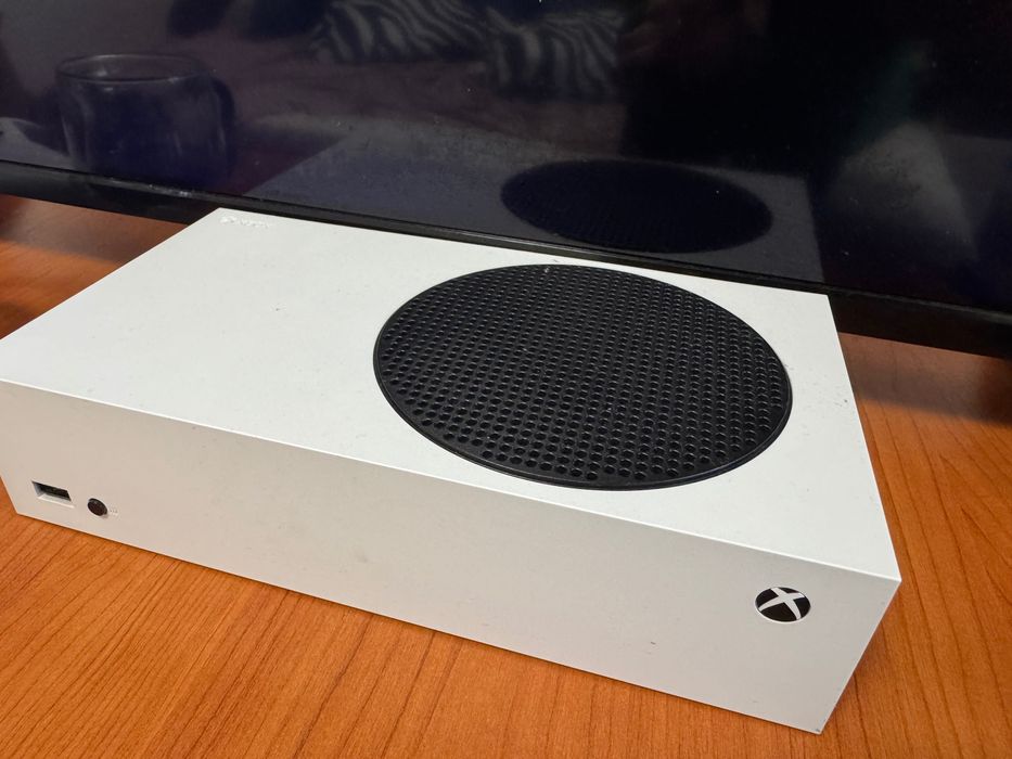 Vând Xbox 2025 nou