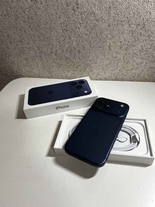IPhone 17 Pro 256GB Deep Blue