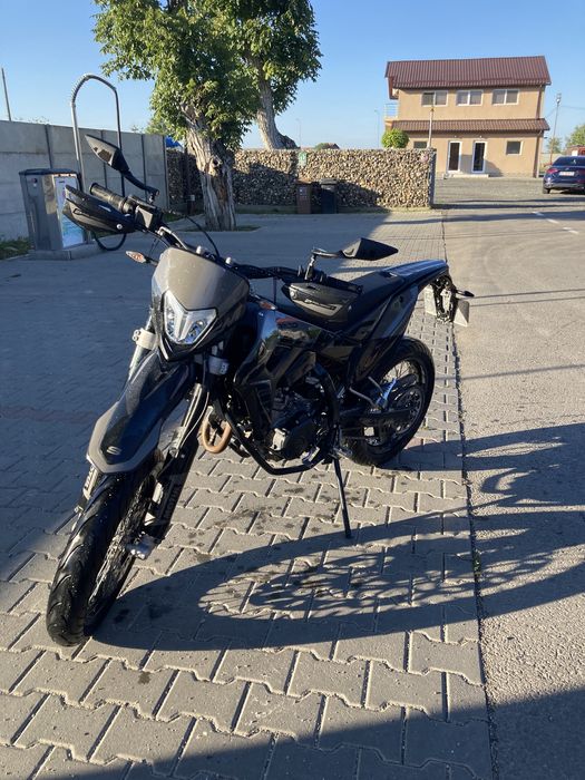 Vând Sherco SM 125