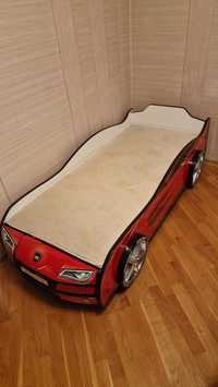 Детскую кровать в виде машины