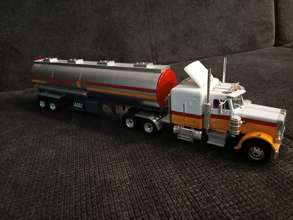 Американски камион PETERBILT 359 + полуремарке , мащаб: 1:43