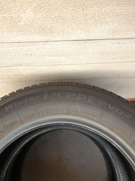 Зимни гуми 2 броя HANKOOK Winter Icept EVO2 215 60 R16 дот 2719