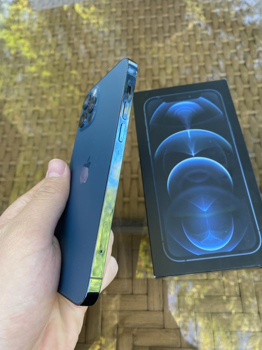 iPhone 12 Pro в идеальном состтянии