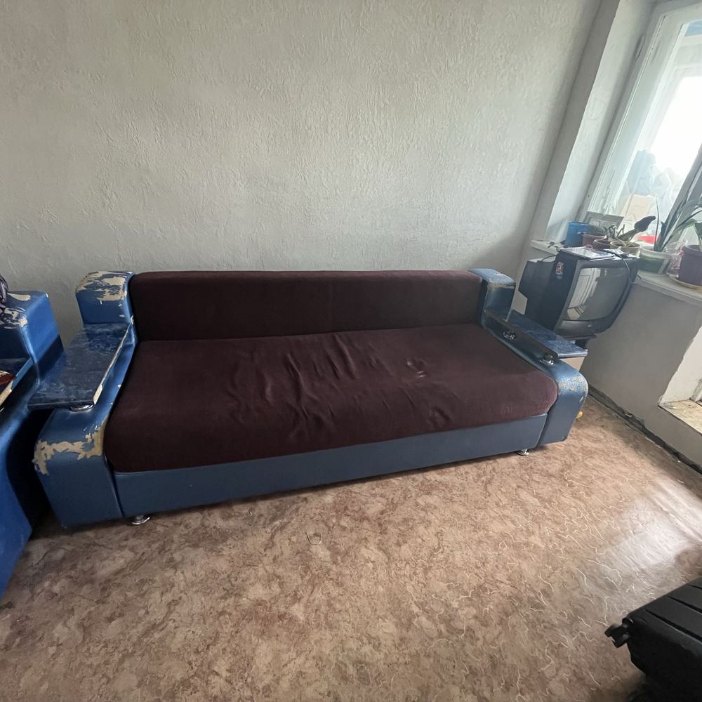 Продам диван тик так механизм, есть полки для белья , механизм исправн
